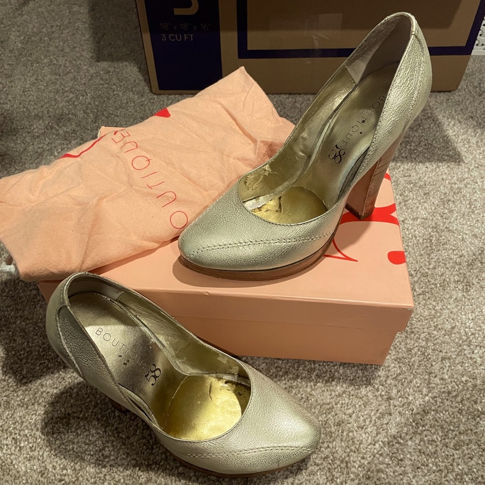 Boutique 58, metallic/cork heel, size 7, lightly used